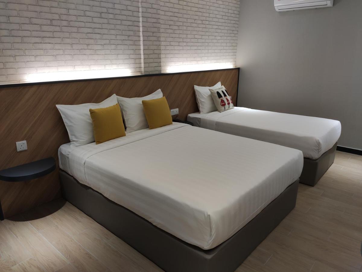 Hotel 99 Seri Kembangan Serdang Exterior photo