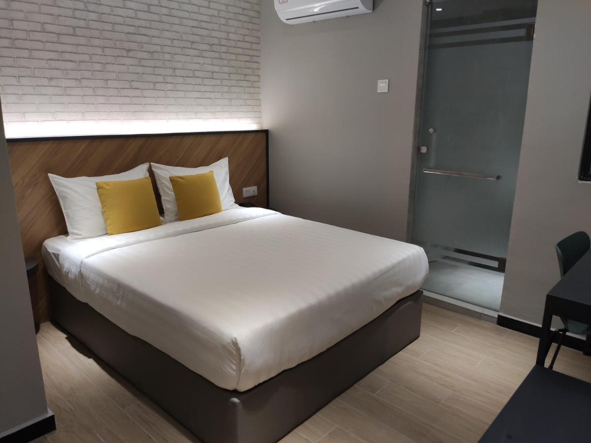 Hotel 99 Seri Kembangan Serdang Exterior photo