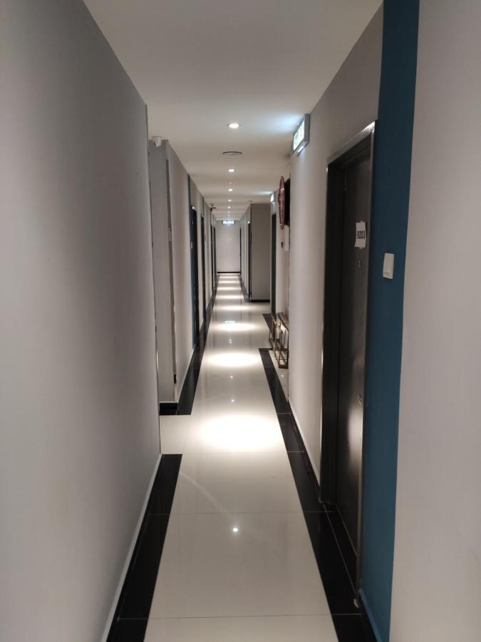 Hotel 99 Seri Kembangan Serdang Exterior photo