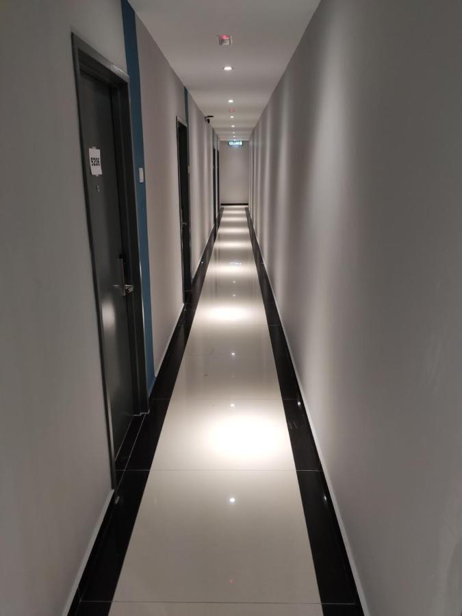 Hotel 99 Seri Kembangan Serdang Exterior photo